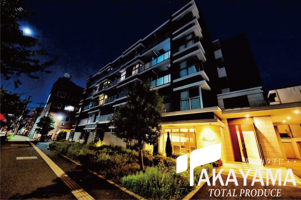 建物外観　夜でも明るく防犯対策もバッチリのRCマンション★