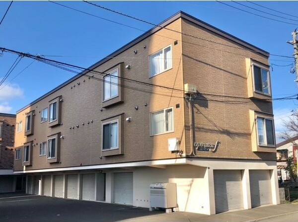 札幌市西区発寒十五条のアパートの建物外観