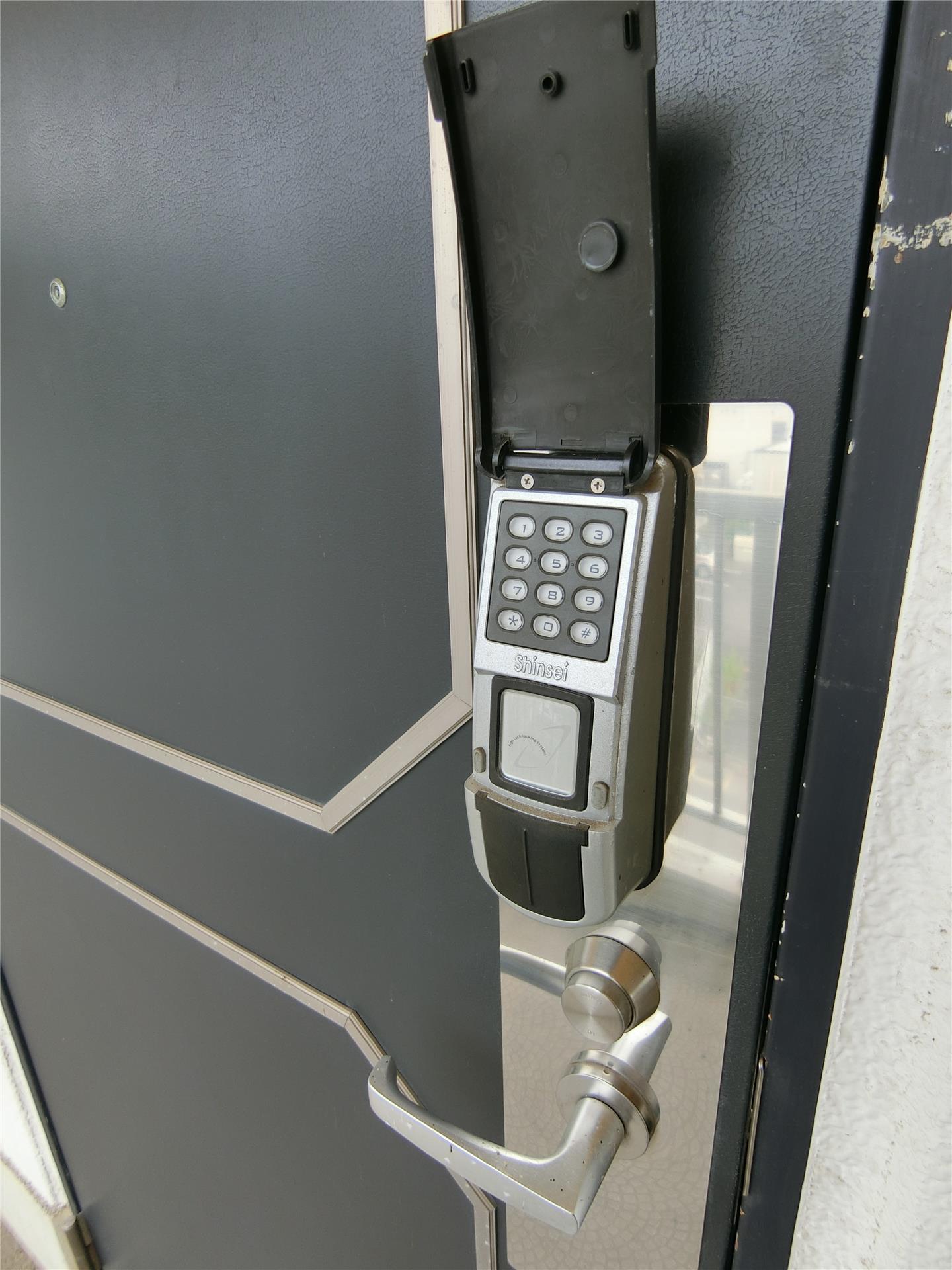 玄関　電子ロック