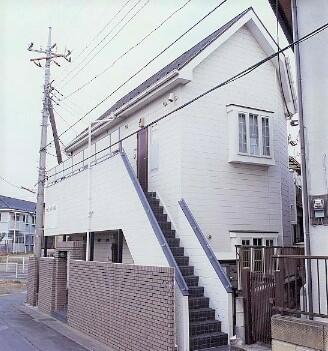 さいたま市見沼区東大宮のアパートの建物外観