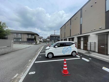 【姫路市広畑区東新町のアパートの駐車場】