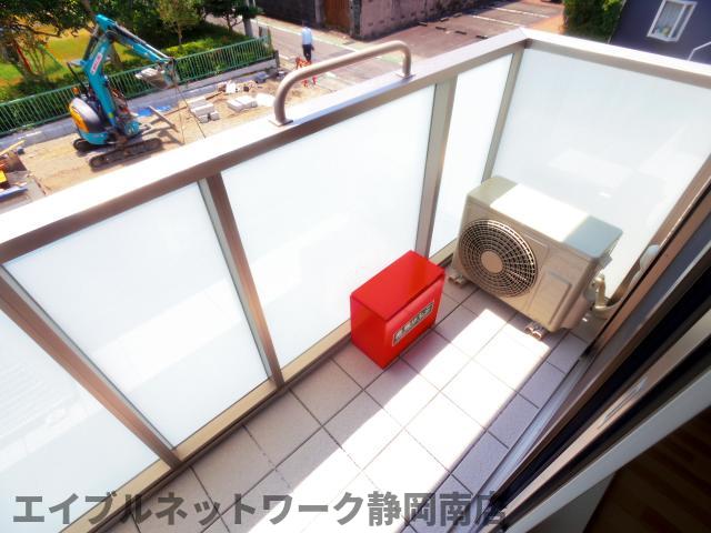バルコニー　お洗濯にも便利なバルコニー付き