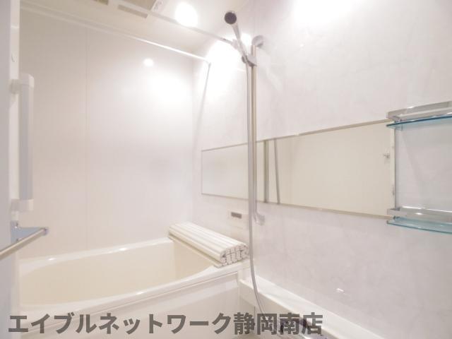 バス・シャワールーム　お風呂です