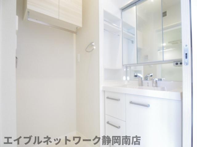 洗面設備　使いやすい洗面所です