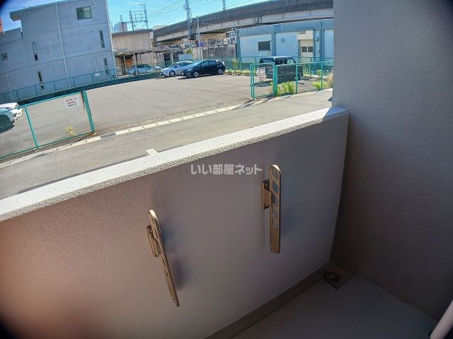 【四日市市元町のマンションのバルコニー】