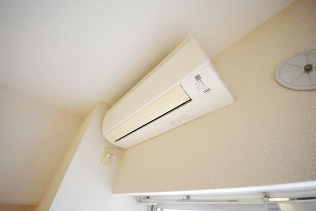 居室・リビング　エアコンつきです♪