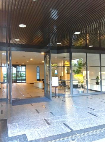 エントランス　ゆとりのあるエントランスです