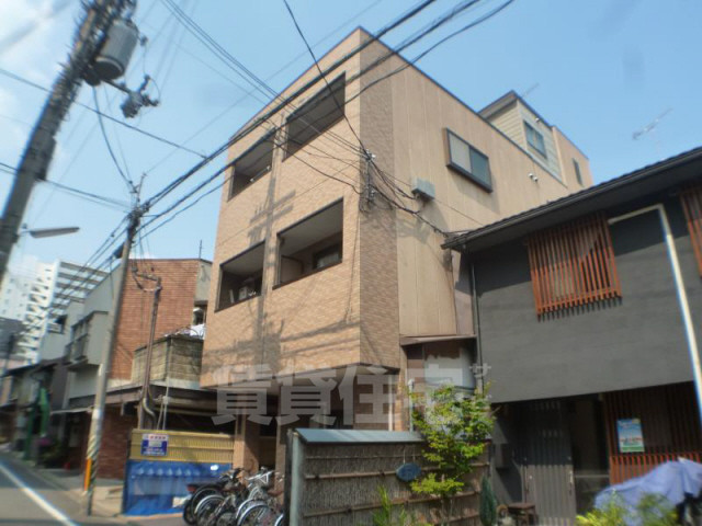 【京都市下京区下平野町のマンションの建物外観】