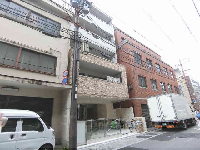 【京都市中京区弁慶石町のマンションの建物外観】