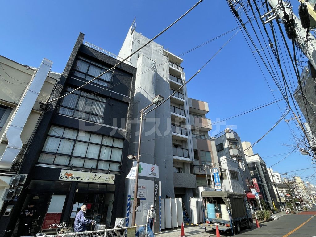 【LiveCasa日暮里EASTの建物外観】