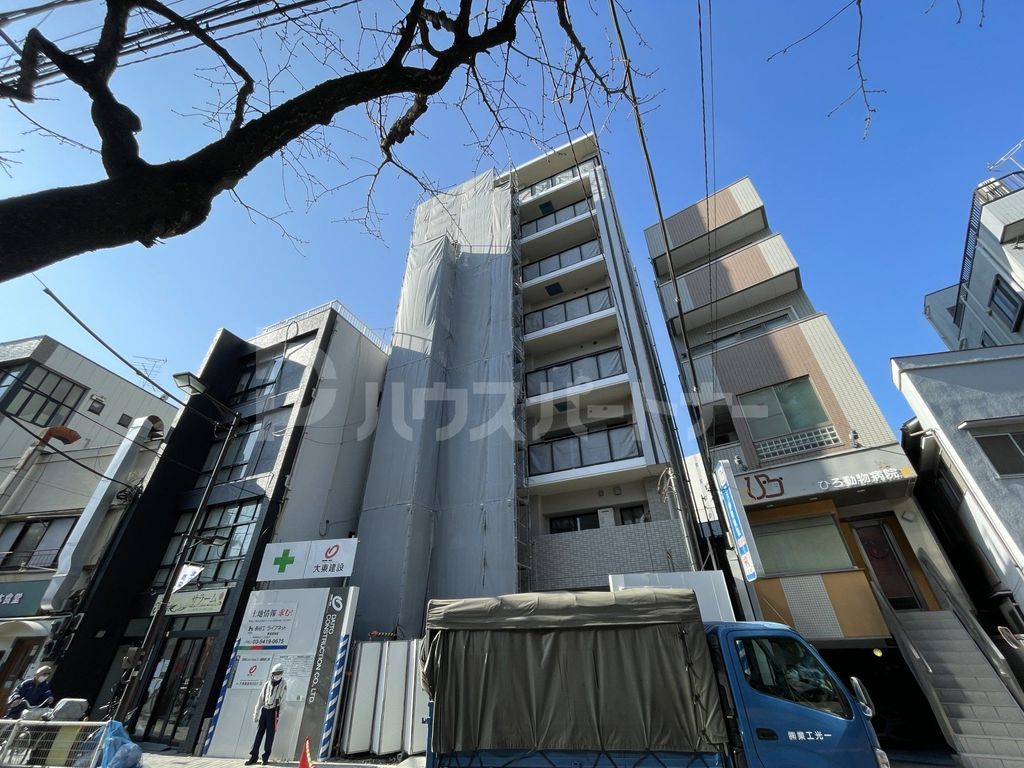 【LiveCasa日暮里EASTの建物外観】