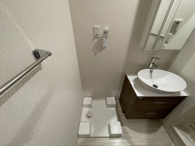 洗面設備　スペースが確保できる洗面所です