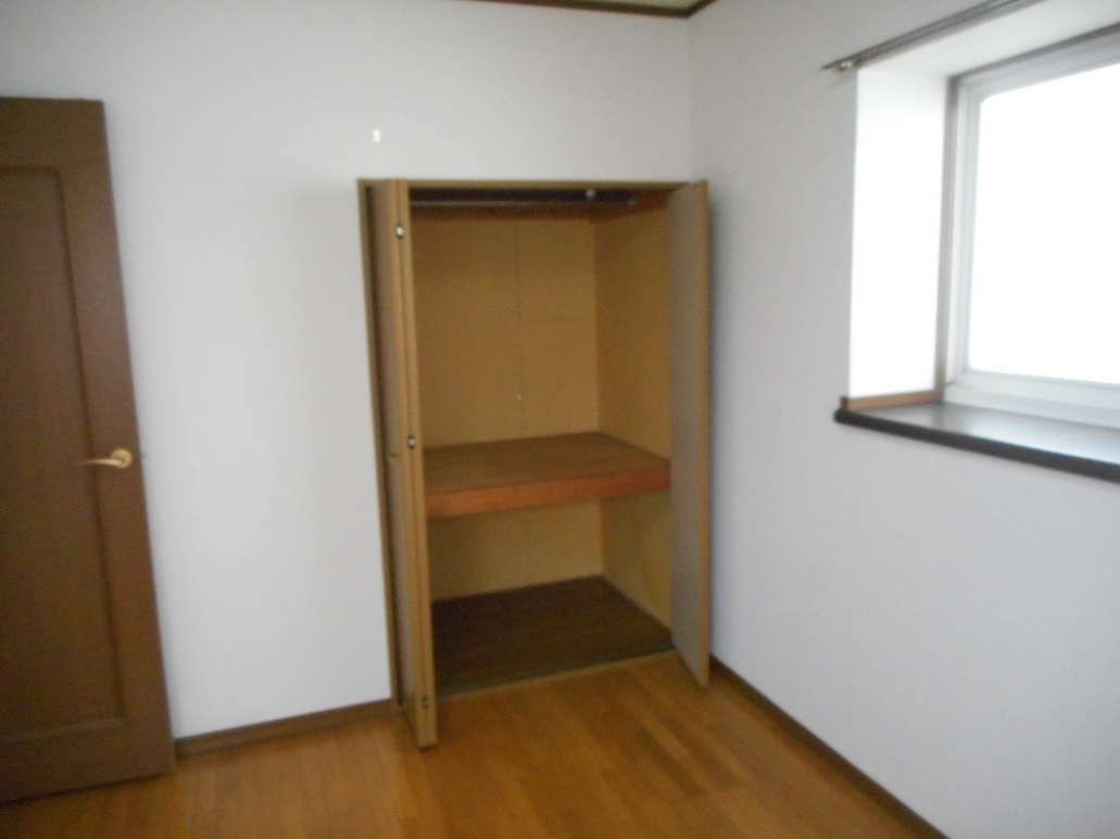 居室・リビング　北側洋室6帖