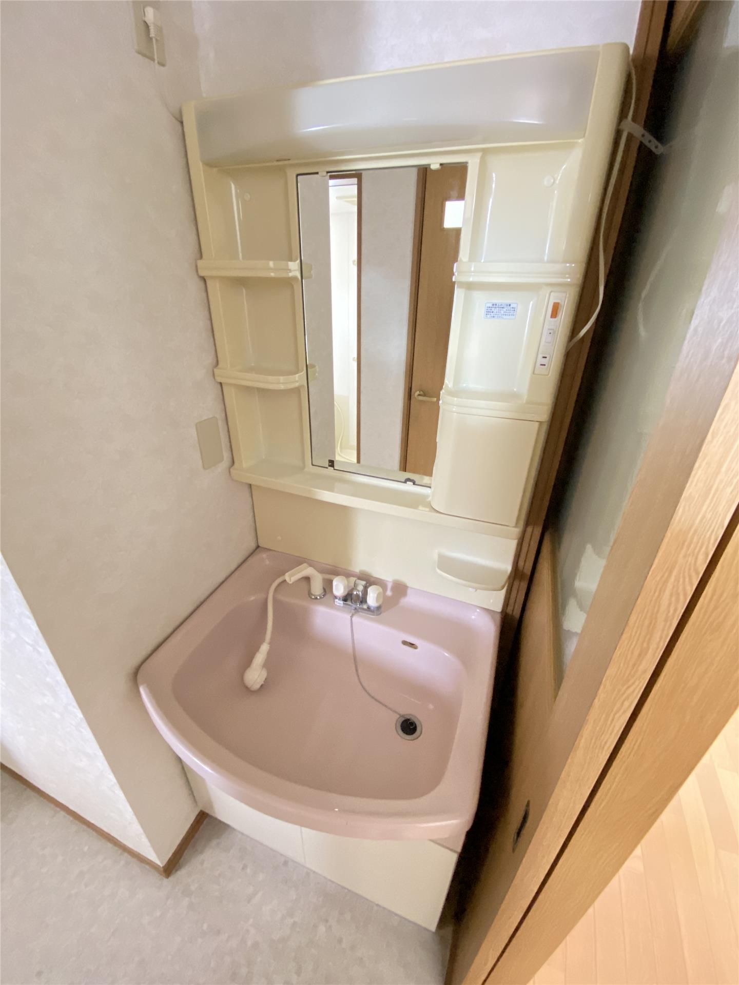 洗面設備　洗髪洗面化粧台