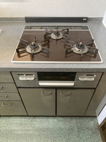 その他設備　三ツ口ガスコンロ