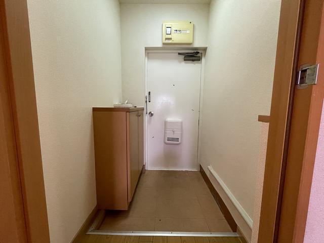 玄関　シューズボックス付きの玄関です。