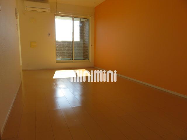 居室・リビング　エアコン付きのお部屋です