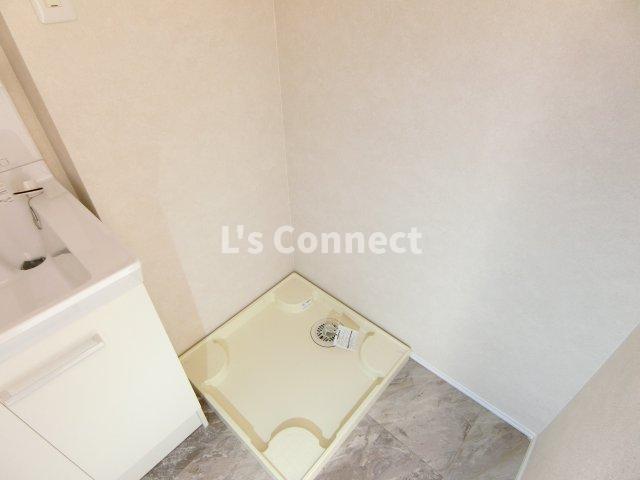 その他設備　室内洗濯機置き場には排水パン付き。