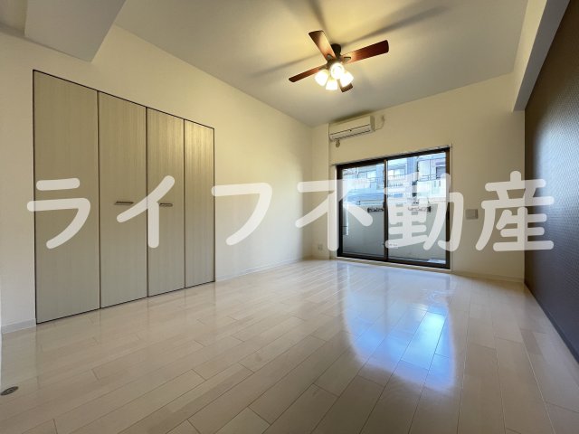 居室・リビング　ゆったり過ごせる居間です
