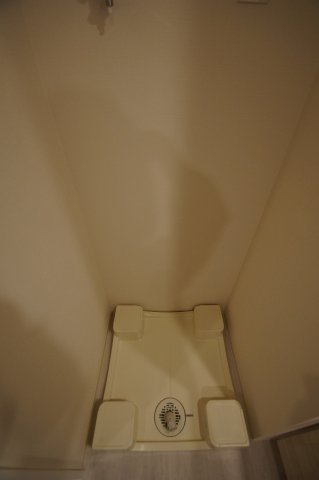 その他設備　防水パン付き室内洗濯機置場