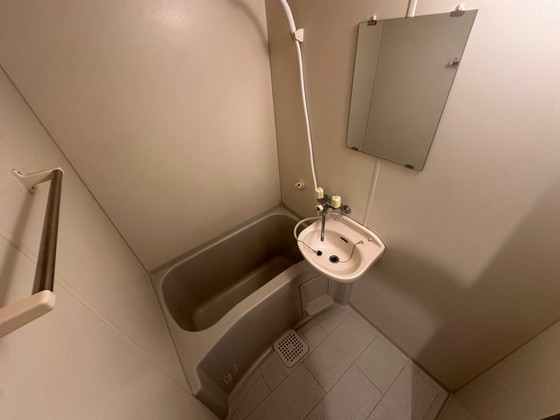 バス・シャワールーム　※別部屋の写真です