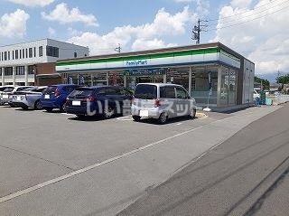 コンビニ　ファミリーマート 佐久猿久保店（コンビニ）まで815m