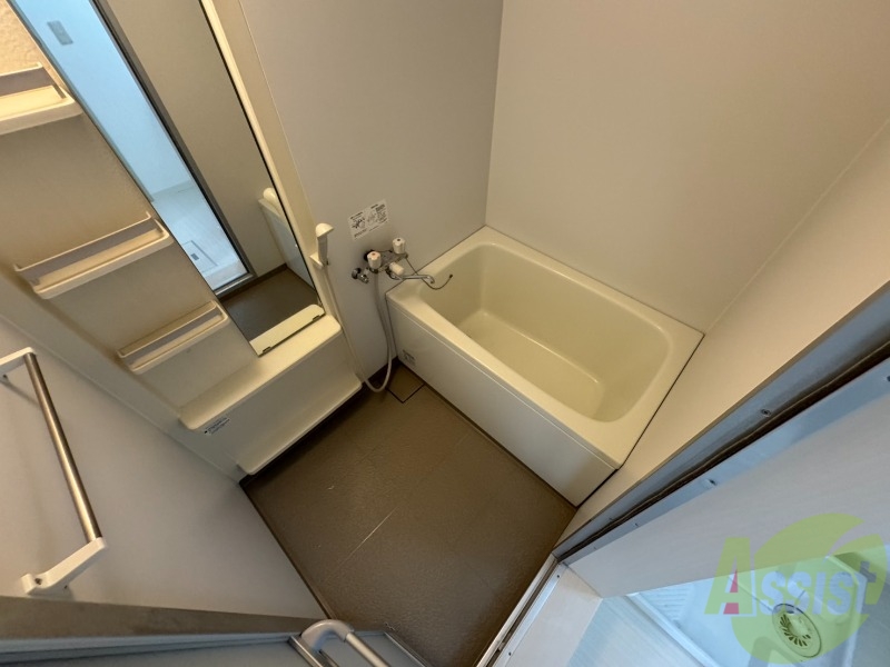 バス・シャワールーム　ユニットバスです。疲れを癒すのに欠かせませんね！