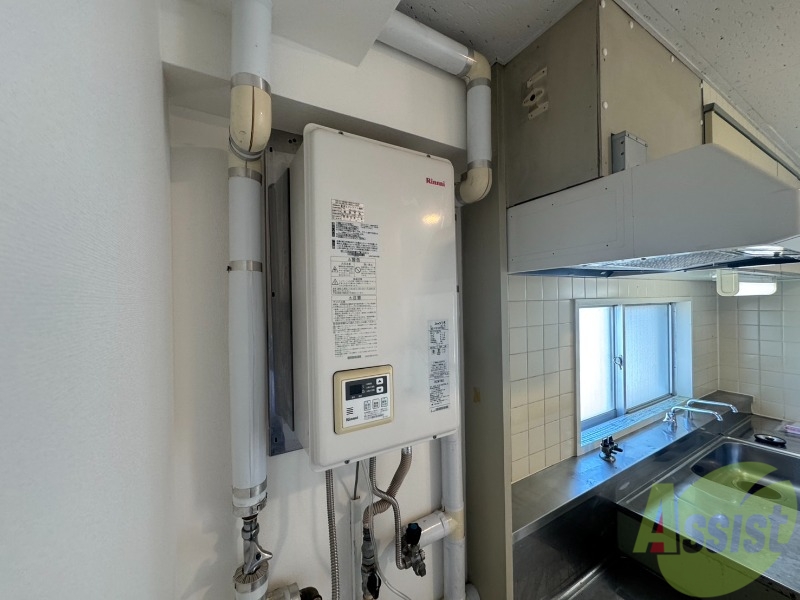 その他設備　給湯器は簡単操作で温度調整ができますよ。