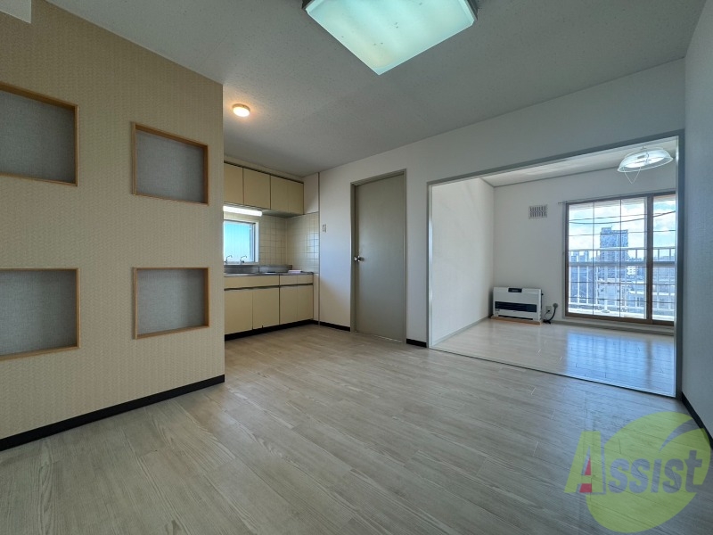 居室・リビング　広くてキレイなお部屋が広がっていて、充実した生活が送れそう。