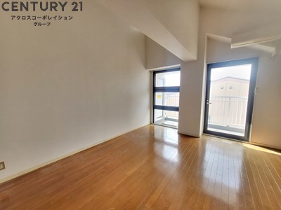 居室・リビング　洋室１４．５帖と広々。