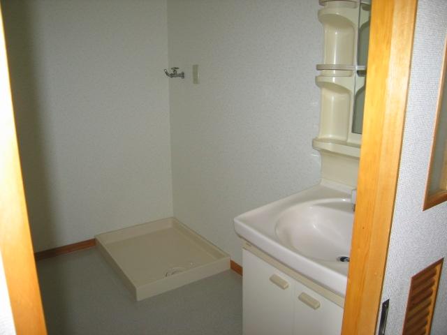 洗面設備　シャワー付き