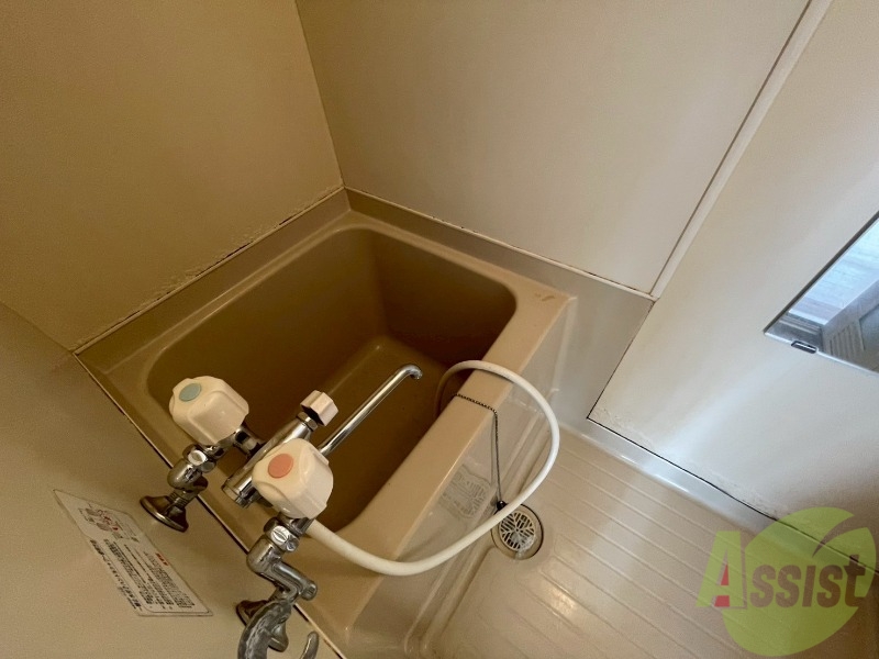 バス・シャワールーム　ユニットバスです。疲れを癒すのに欠かせませんね！