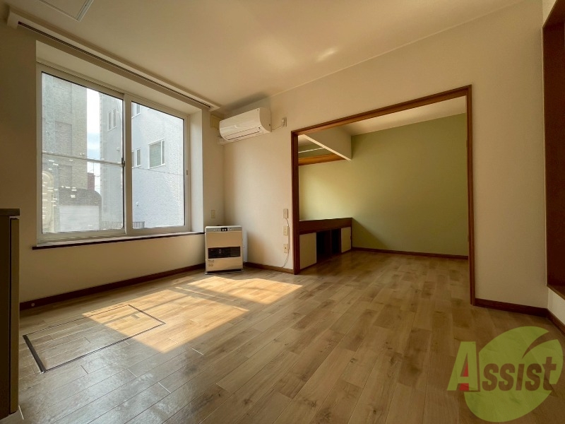 居室・リビング　広くてキレイなお部屋が広がっていて、充実した生活が送れそう。