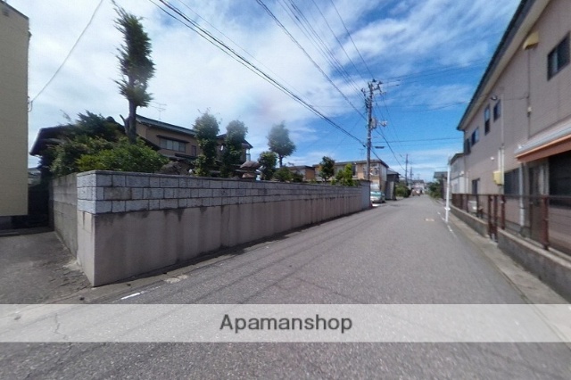 その他　前面道路（その他）まで0m