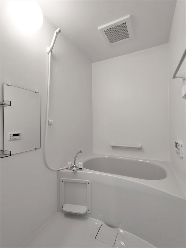 バス・シャワールーム　24時間換気システムを採用した清潔な浴室です。