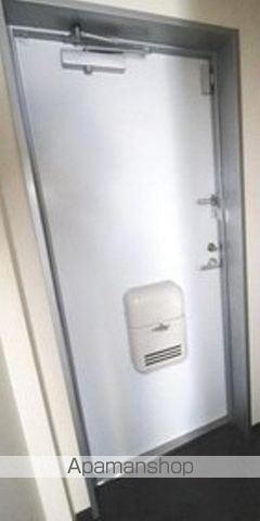 レオネクストサラカーム ヴィラの玄関写真