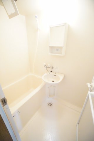 バス・シャワールーム　※同物件・同タイプの写真です