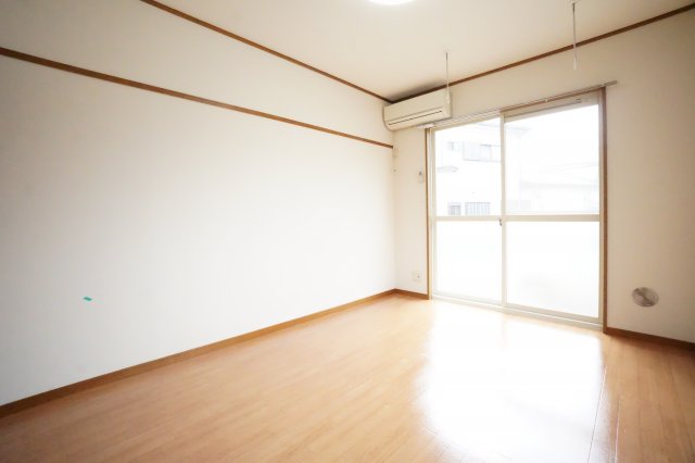 居室・リビング　※同物件、同タイプのお部屋です