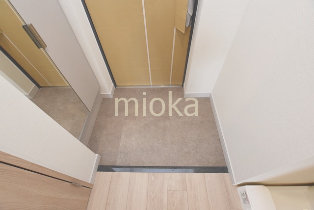 玄関　※同じシリーズマンションの撮影となります、実際とは異なること