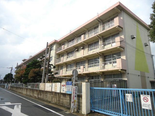 小学校　本城小学校（小学校）まで1600m
