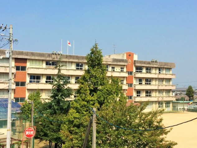 小学校　神戸小学校（小学校）まで845m