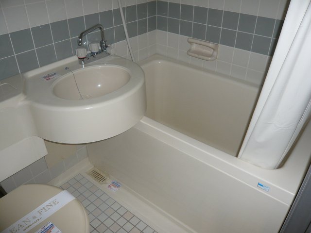 バス・シャワールーム　同一タイプ物件の写真です。