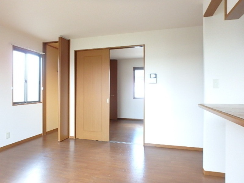 居室・リビング　図面と現状に相違がある場合には現状を優先