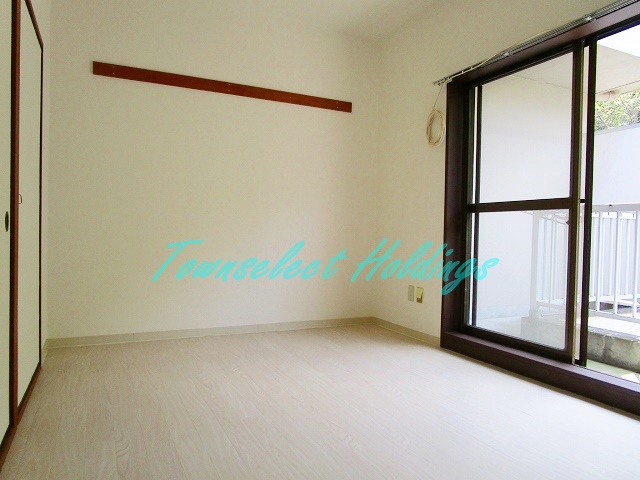 居室・リビング　南向き日当たり良好※同施工