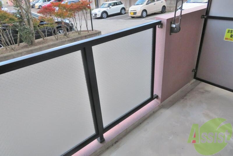 バルコニー　バルコニーも広く洗濯物も干しやすい。