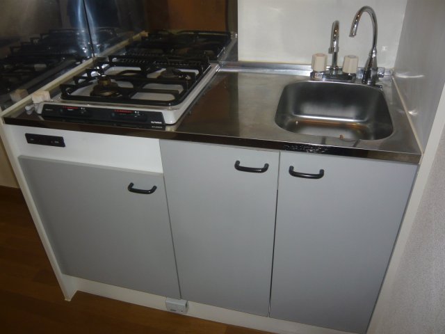 キッチン　同型タイプの写真です。