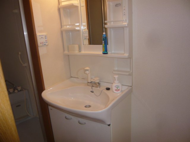 洗面設備　同型タイプの写真です。
