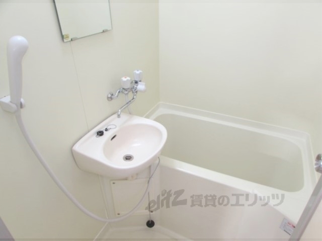 バス・シャワールーム　バス