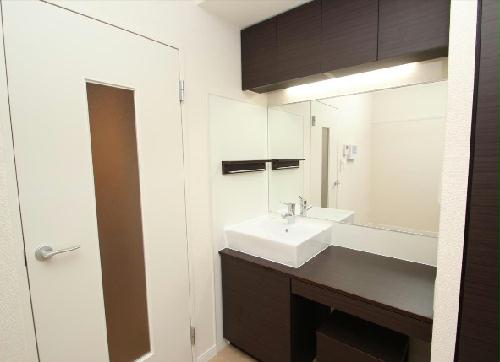 洗面設備　居室内にあり座ったままでも身だしなみを整える事ができます