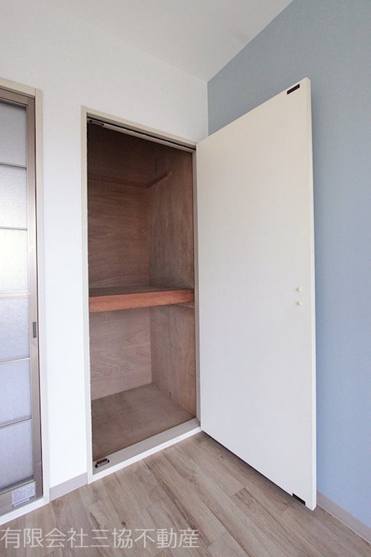 その他　和室6畳の1間分押入れ付